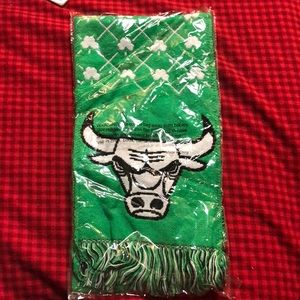 St. Patrick’s Day Chicago Bulls scarf